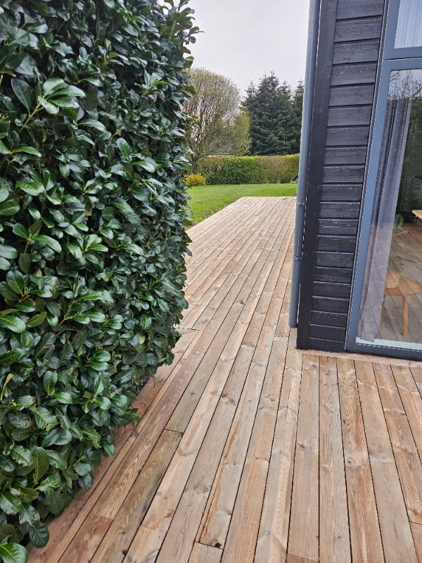 Afslibning af træterasse