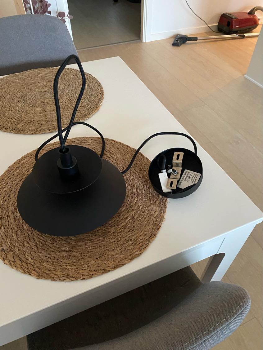 Ophæng af diverse hylder, lamper mm