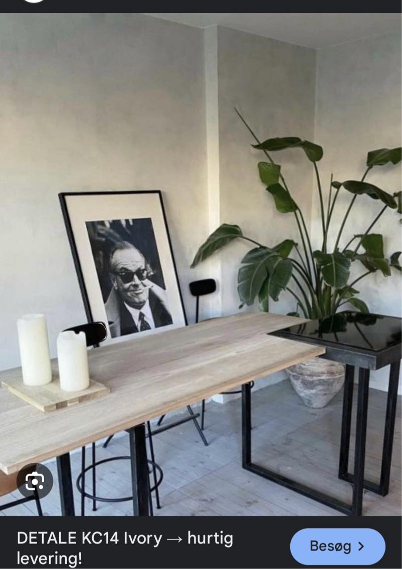 Malet vægge stue og soveværelse. (Ikke loft). Vi leder efter en maler som har erfaring med spartling og maling af vægge, eksempelvis KC14. :)