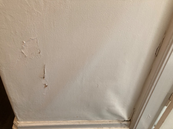 Fjernes og opsættes nyt tapet