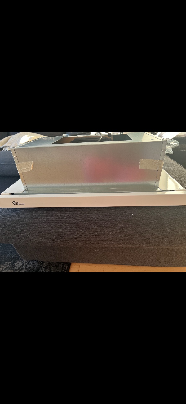 Emhætte - afmontering af gammel samt montering af ny