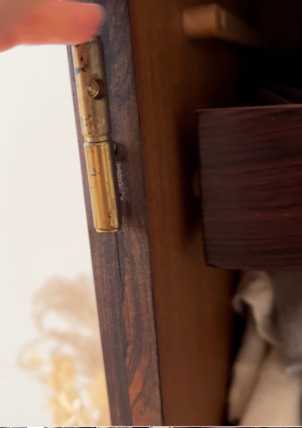 Reparation af skænklåge