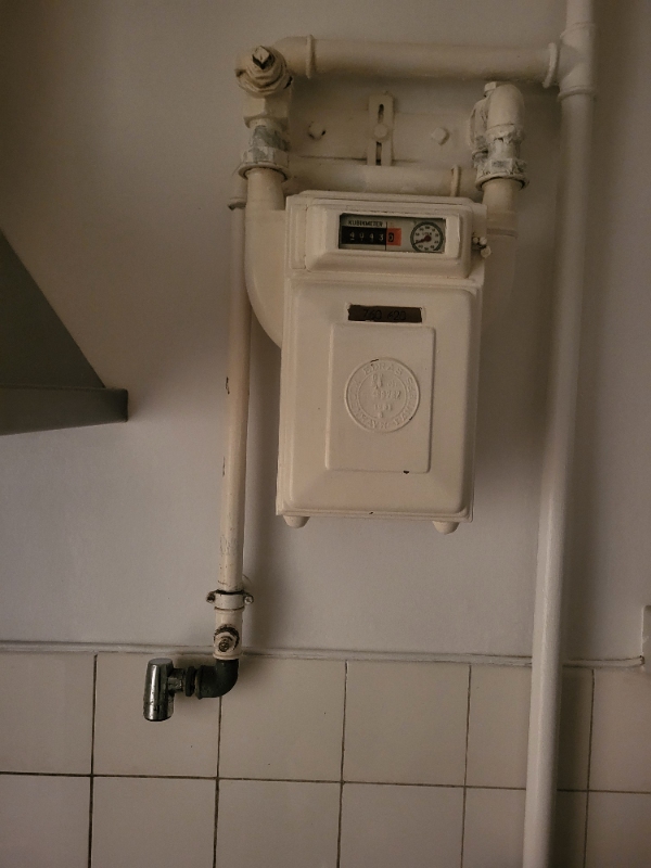 Afmontering af gaskomfur og montering af gaskomfur på ny adressen (300m væk)