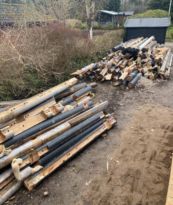 Fjernelse af overskydende træbjælker