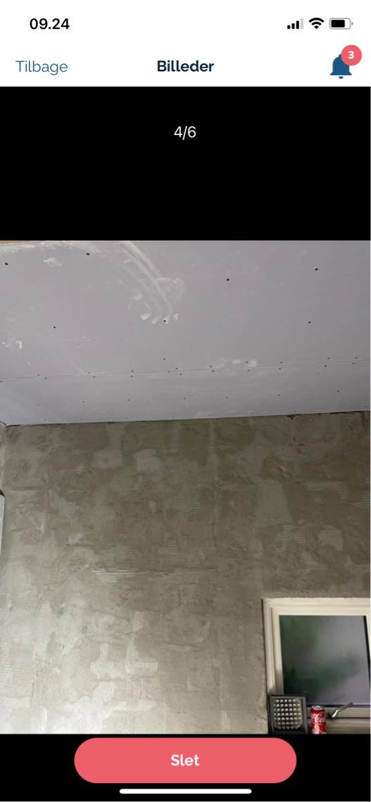 Spartel, filt og maling på vægge og loft.