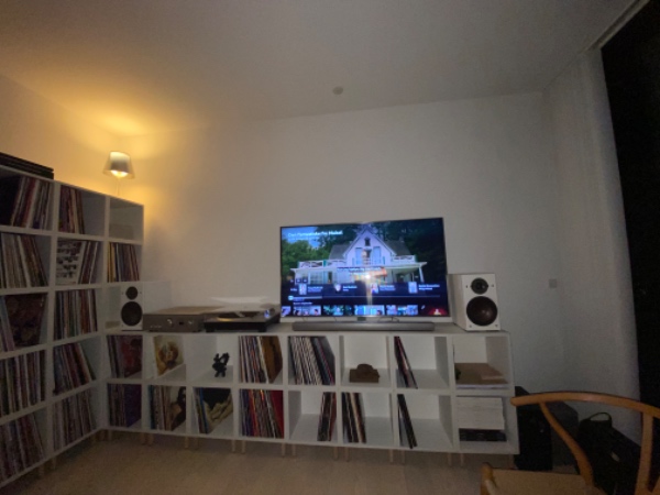 Tapet på væg, højde 250cm bredde 380cm