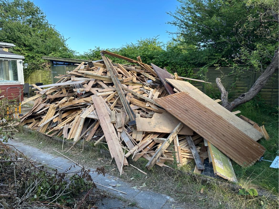 Fjernelse af haveaffald og træ