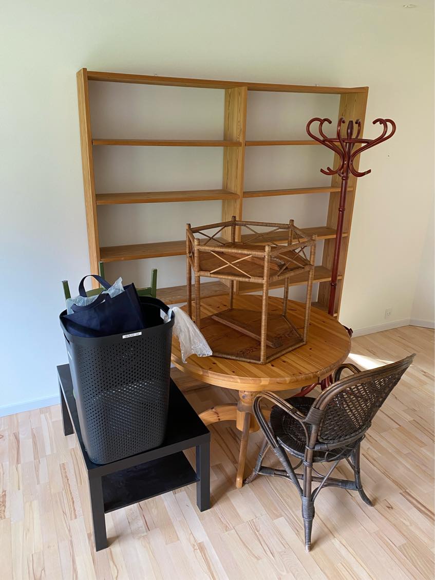 Køre møbler på genbrugspladsen