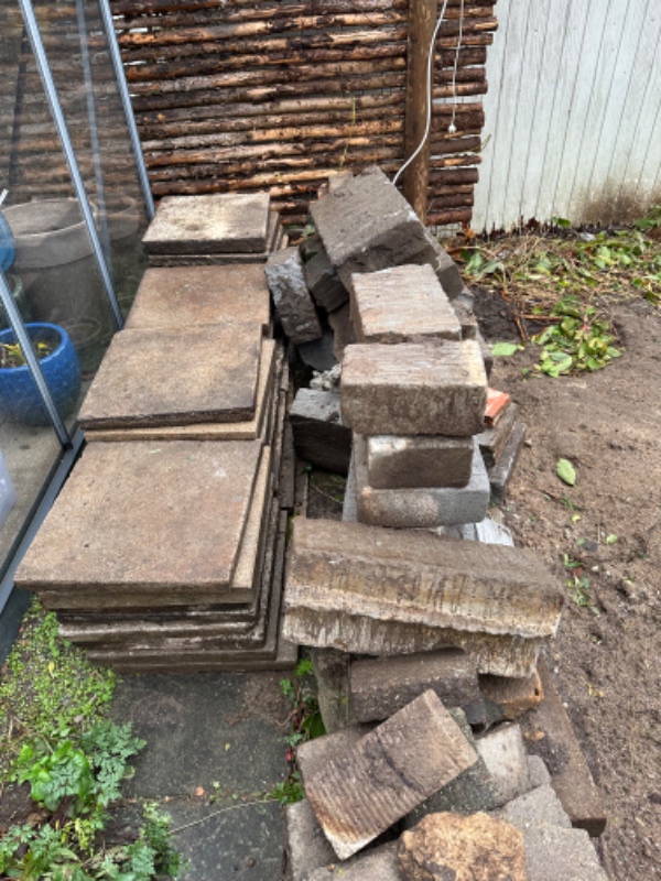 Afhente og bortkøre fliser og sten