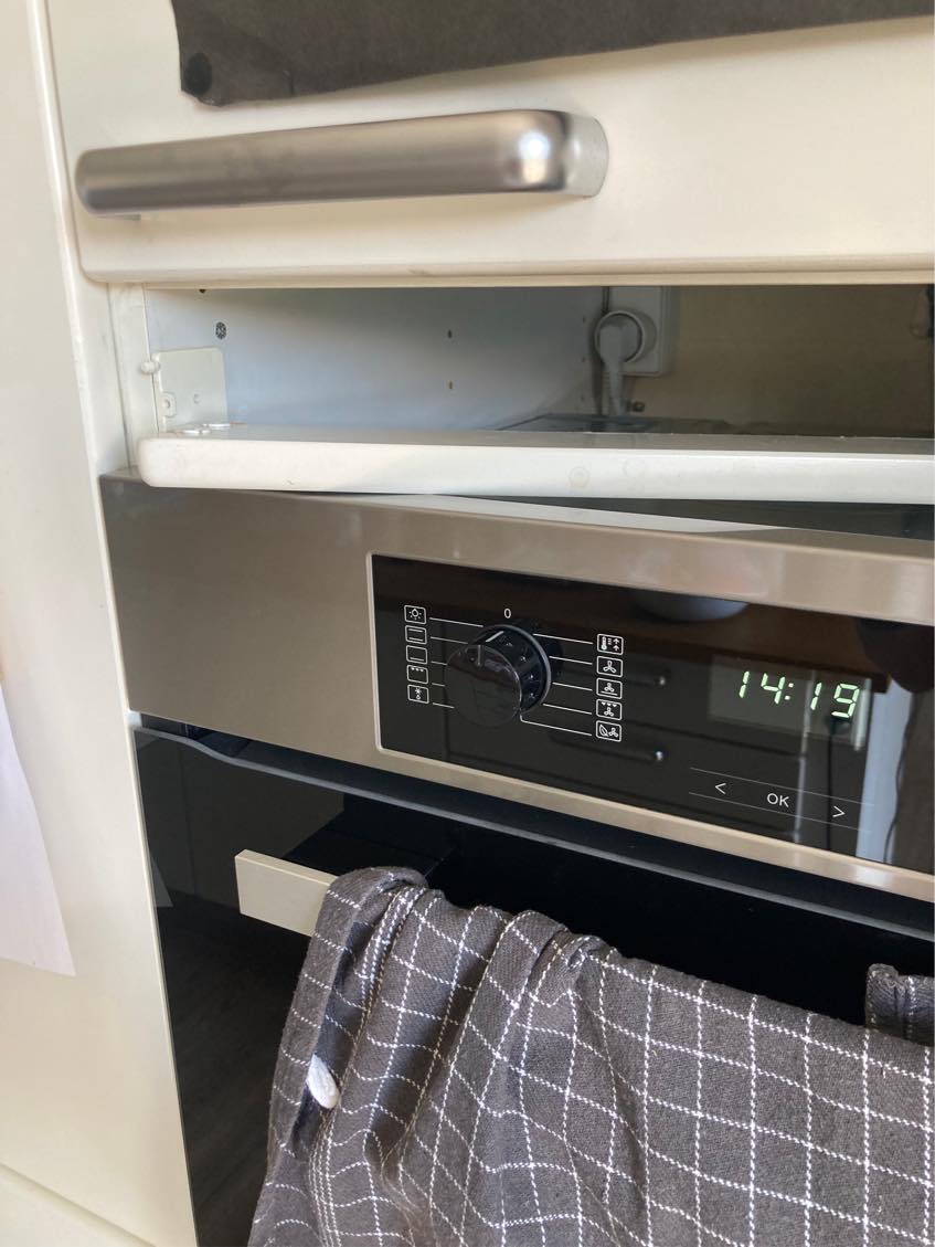 Montering af dækbræt + rette køkkenlåge