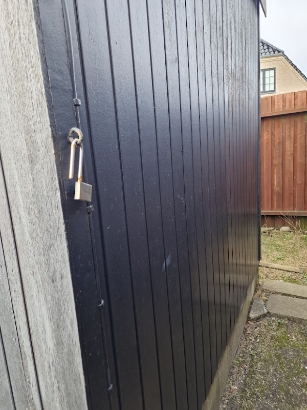 Nedrivning af toiletskur