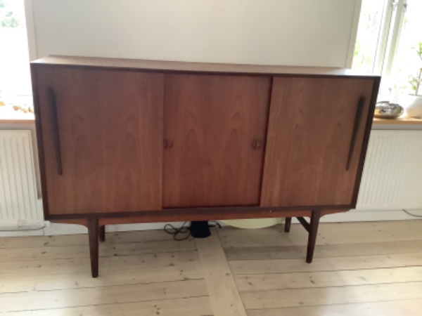 Flytte 1 tung møbel op, og 2 tunge møbler ned, stue til 1. sal