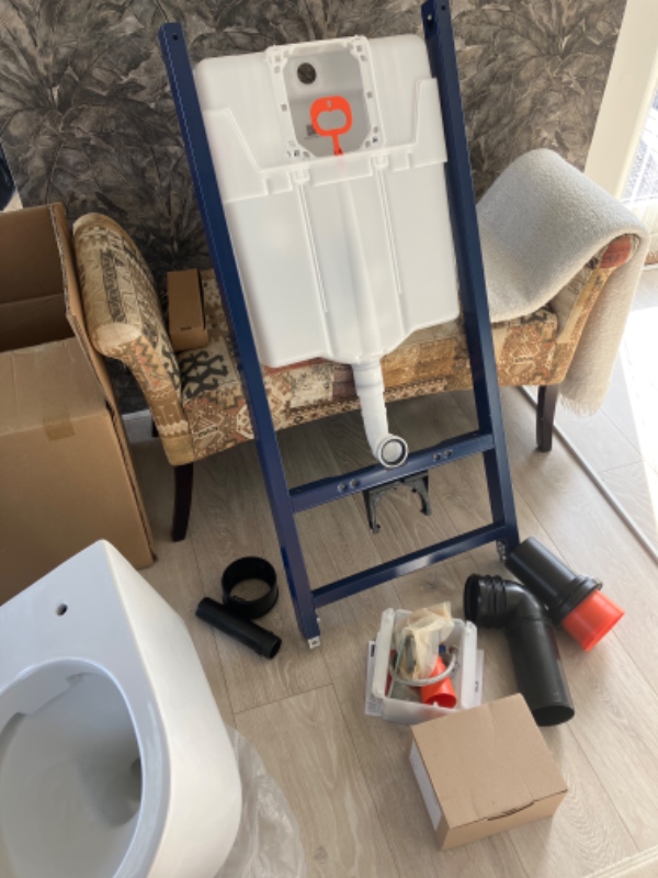 Montering af væghængt toilet