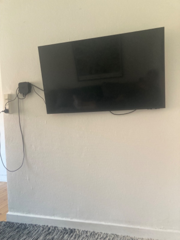 Ophængning af tv, rullegardin, spejl, bogkasser