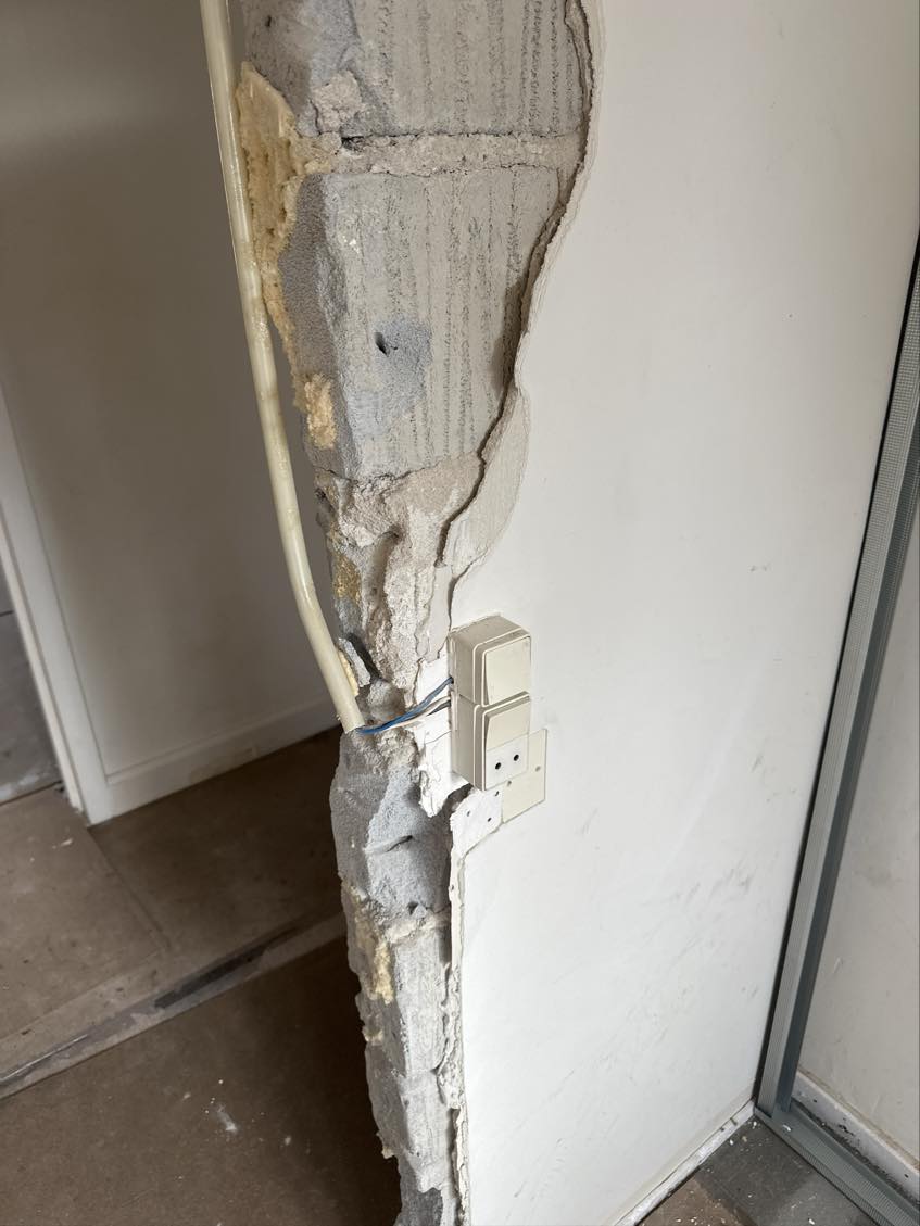 Elektricitet på badeværelse og stue