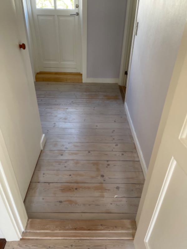 Slibning og behandling af gulv