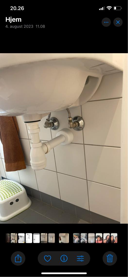 Opsætning af toiletskab