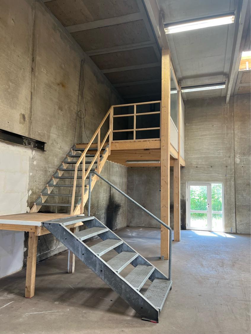 Rengøring på et lager.