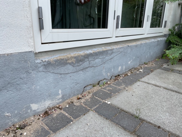 Reparation og maling af sokkel