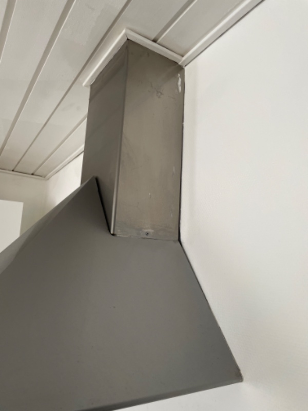 Nedtagning og opsætning af emhætte