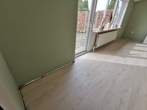 fodpaneler samt overgang mellem rum