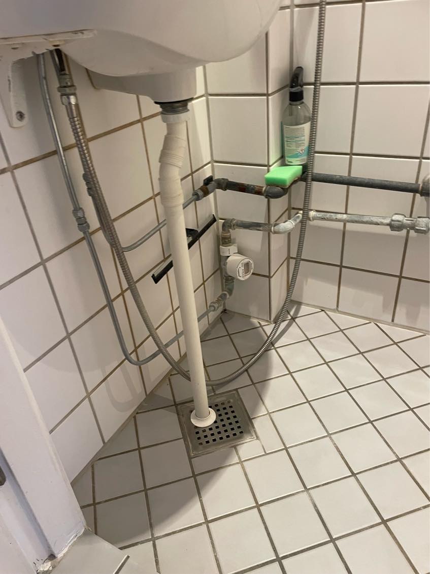 Væghængt toilet