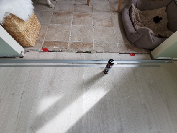 fodpaneler samt overgang mellem rum