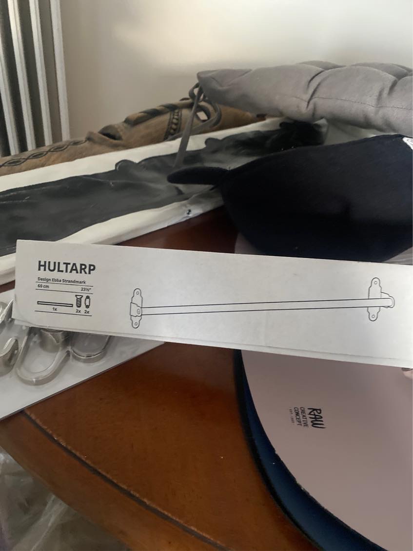 Ophæng af parasol, spejl, køkken stang og lille roel