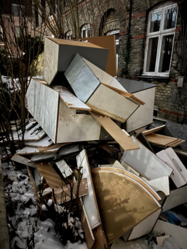 Afhentning af byggeaffald.