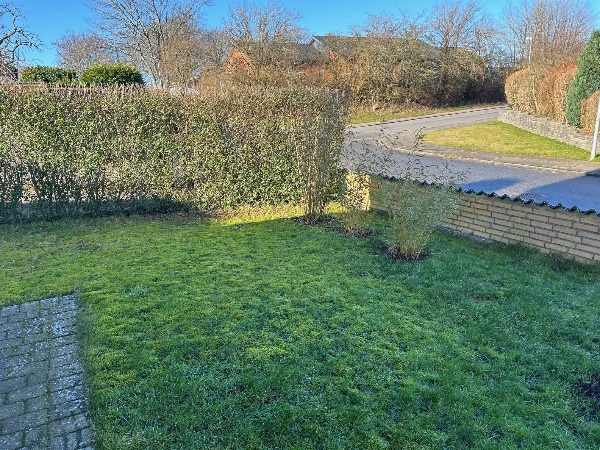 Udgravning af hul til trampolin og bortskaffelse af jord