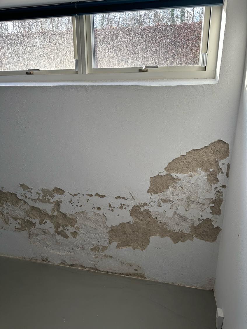 Pudsning af kældervæg