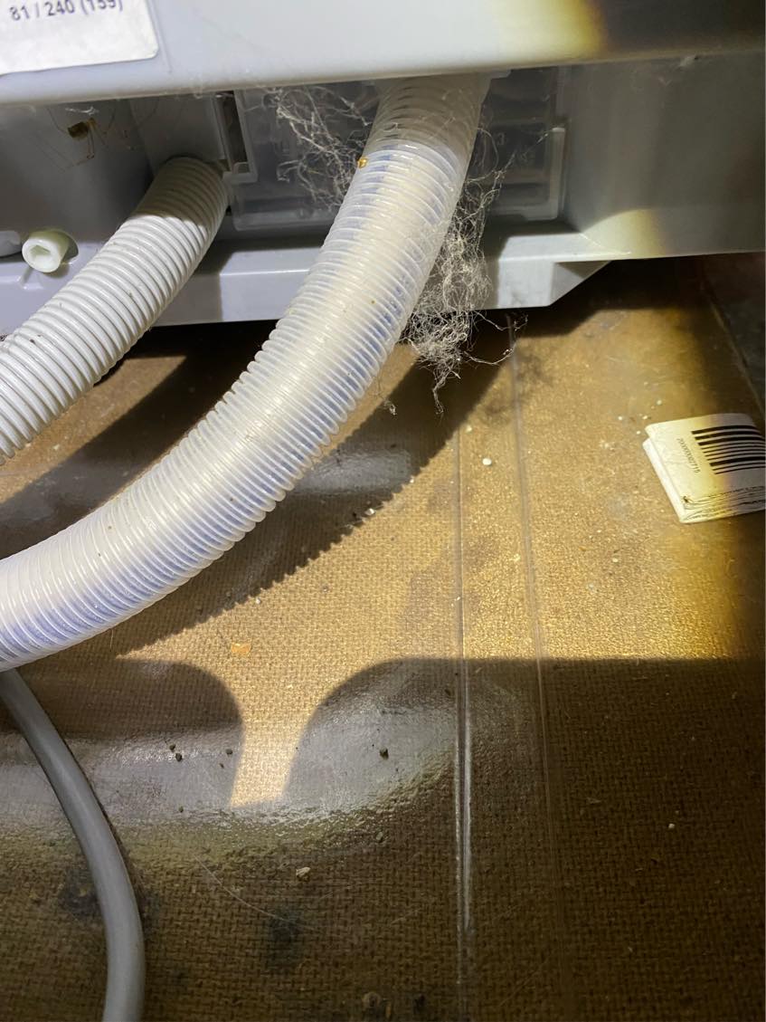 Udskiftning af vandtilførselsslange på Bosch ultra silence opvaskemaskine