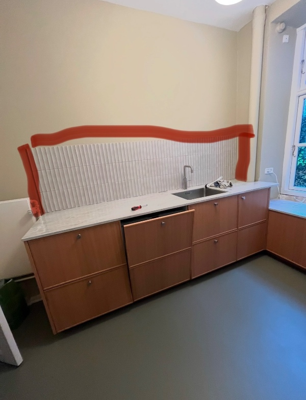 Fugning omkring fliser samt spartel