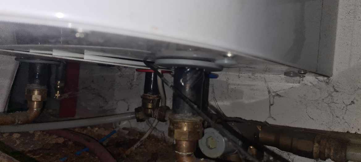 Udskiftning af Overtryksventil under vandvarmer