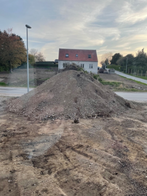 Afhentning og bortførsel af grus 