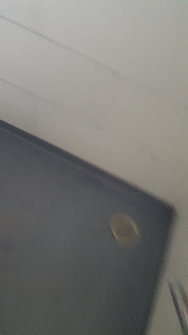 Fliser opsatnin på bad rum .