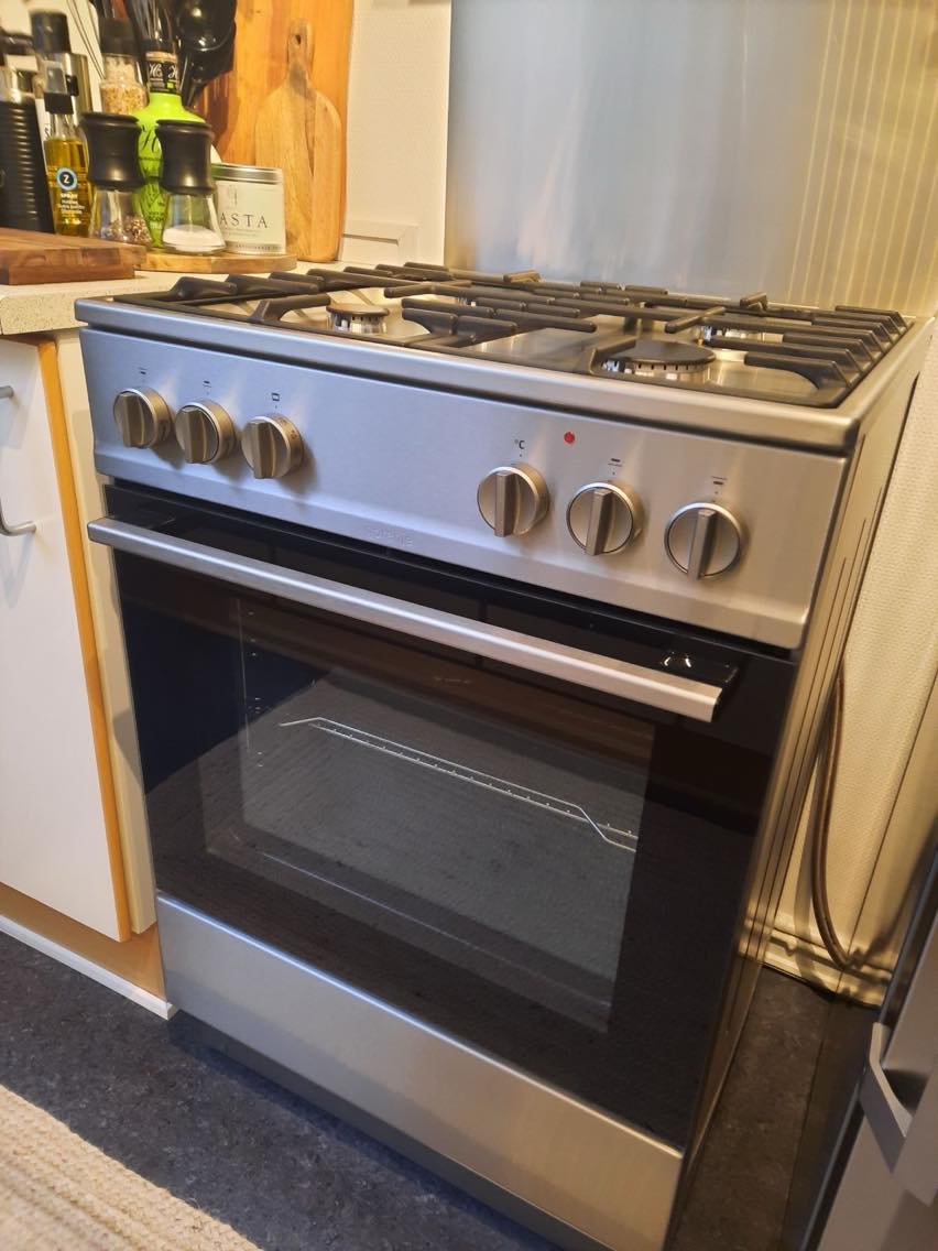 Flytning af køleskab og gaskomfur