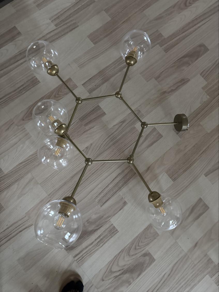 Ophængning og tilslutning af lampe