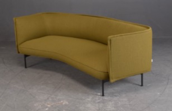 Hjælp til at bære en sofa og et 240 cm x 120 cm chatboard op på 2. Sal
