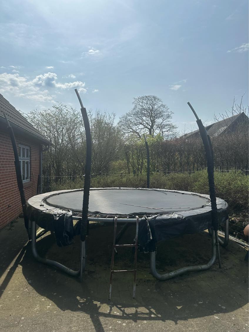 Skilt trampolin ad samt samlet ny
