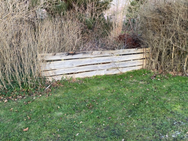 Nedtagning af gammelt hegn og opsætning af nyt hegn og etablering af havelåge