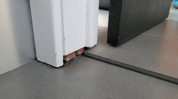 Diverse mindre reparationer (trælister og spartling)