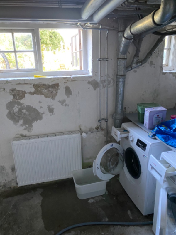 Reparation af hul i vandrør