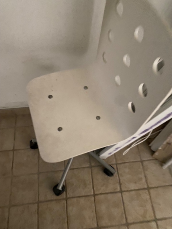 Bortkørsel af div byggeaffald. Max 2 timer. 1 person med trailer