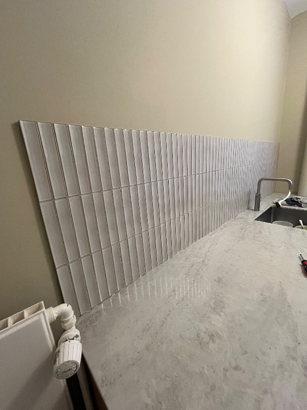 Fugning omkring fliser samt spartel