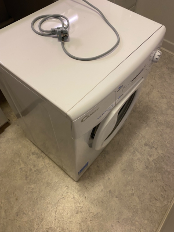 Bære vaskemaskine ud til storskrald