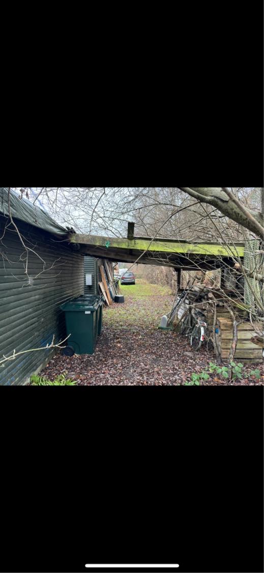 Hjælp til at fjerne et gammelt skur ved sommerhus