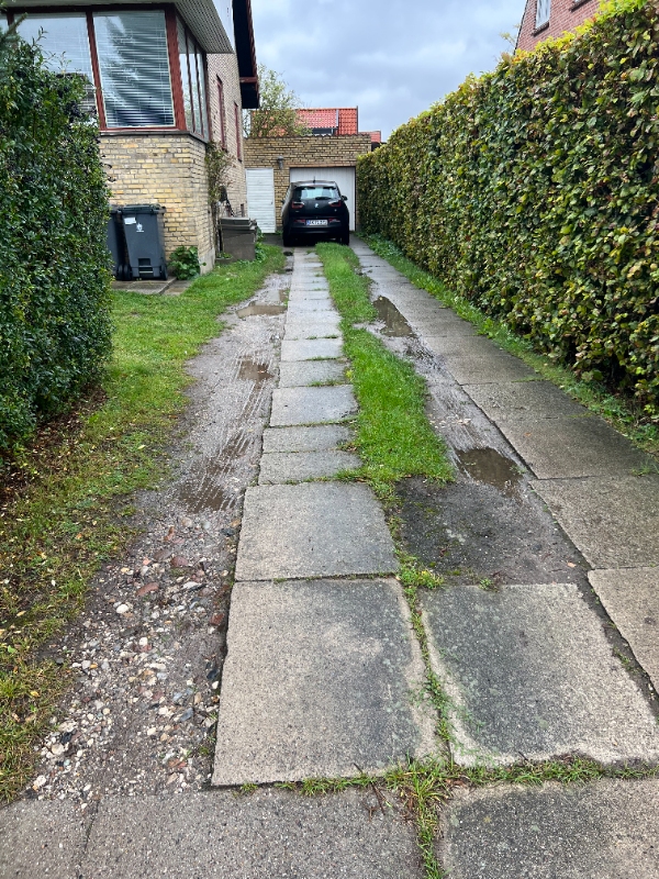 Lægning af fliser i indkørsel