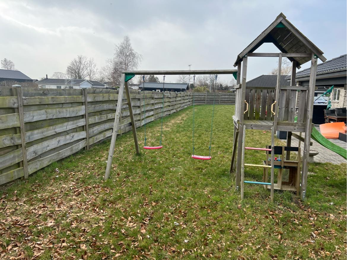 Malet hegn, skur, tørrestativ og legestativ - GORI 505 NØD