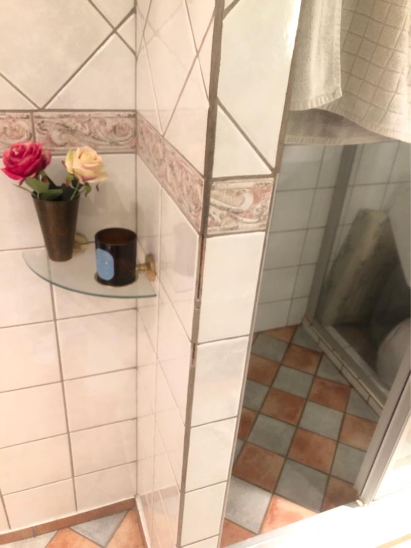 Fuge på badeværelse